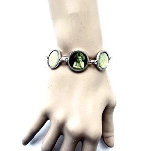 Classic Embellished VINTAGE Classic Look Round Bracelet